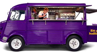Restaurant on wheels pulls in in Sweden