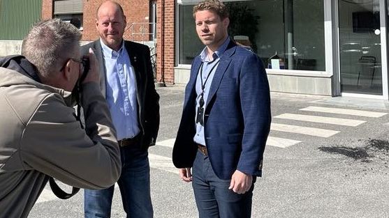 jens Støvne og fylkesordfører.jpg