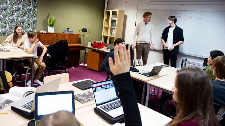 Cristina Nordman har i sin avhandling undersökt när flerspråkighet i klassrummet blir en resurs. 