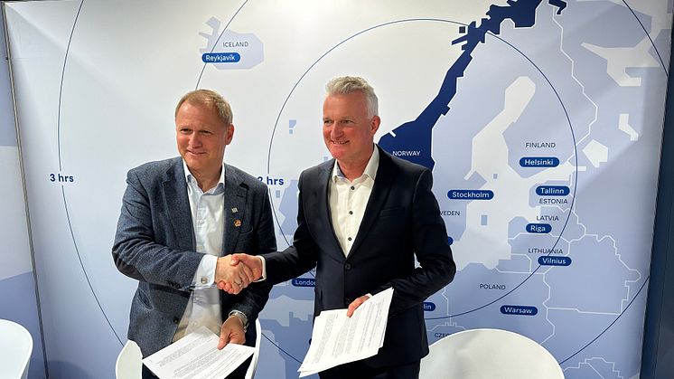 From left: Morrow CEO Lars Christian Bacher and Nordic Batteries CEO  Jarle Gjøsæther at Hannover Messe today 2pm CET.