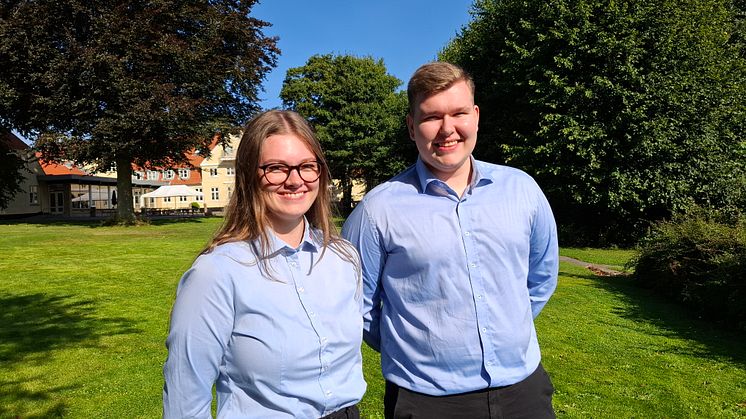 Julie Köhler Petersen og Michael Moldt Hemmingsen fra Bygma skal konkurrere om at komme med til EuroSkills 2025 inden for handel. 