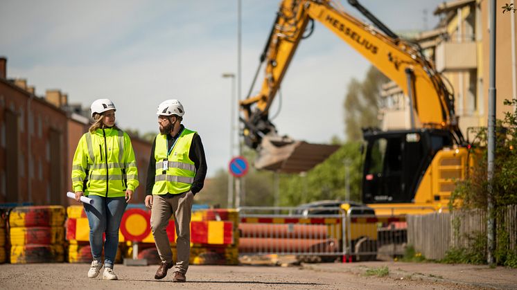 Projektledare framför ett VA-projekt i Kristinehamns kommun. Foto: Pär Englund. 