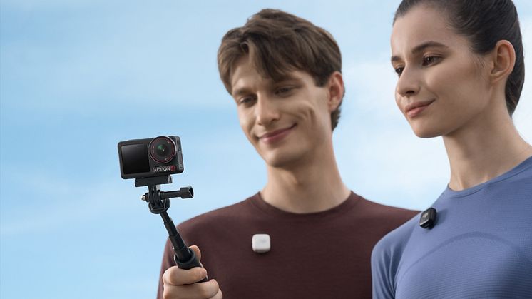 DJI Mic Mini Transmitter (Arctic White+DJI Mic Mini Transmitter (Infinity Black) Connecting with OA5Pro Combo.jpg