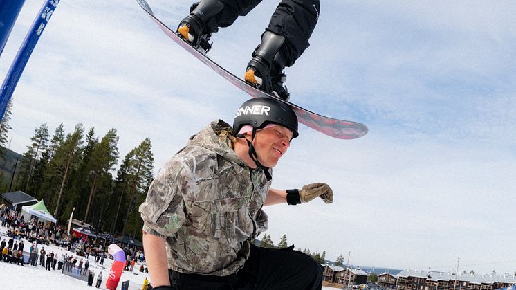 SM-2025-KLÄPPEN-DAG-4-THE-FLIO-VINNARE-SNOWBOARD-FOTO-DANIE-BERNSTÅL.jpg