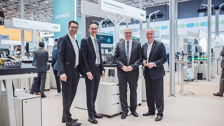 Festo och Phoenix Contact i partnerskap om PLCnext Technology