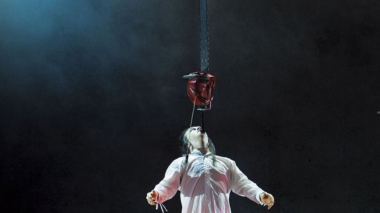 Cirkus Cirkör "Wear it like a crown" - Nerves of steel - Jesper Nikolajeff