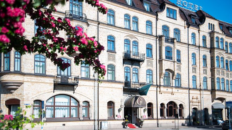 Grand_Hotel_Exterior_Maj_HI_2.JPG