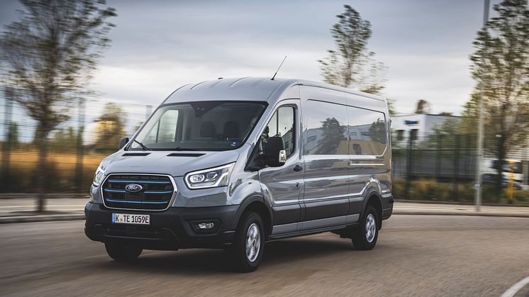 Ford E-Transit 420 möjliggör för företagare att ställa om till elektriskt