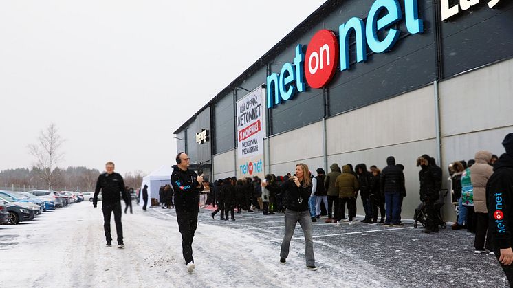 Nu slår NetOnNet upp portarna till sin nya Lagershop i Södertälje
