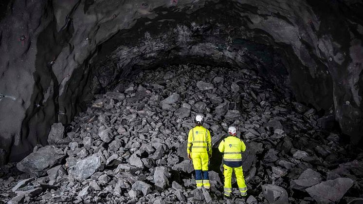 Sista salvan som innebär att den 1,4 mil långa tunneln sprängts ut hela vägen mellan Bromma och Sickla