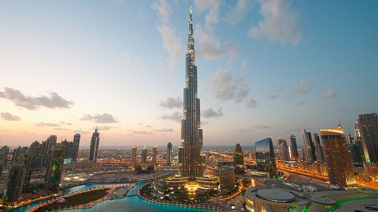 DEST_UNITED-ARAB-EMIRATES_DUBAI_THEME_CITYSCAPE_SUNSET_GettyImages-183371461_Universal_Within usage period_101370.jpg
