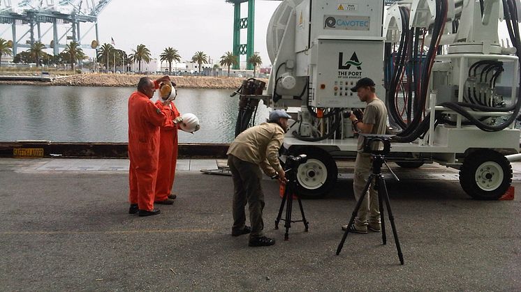 Mårten and Oskar discuss filming tactics at the Port of Los Angeles