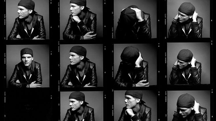 Original contact sheet by Mark Seliger