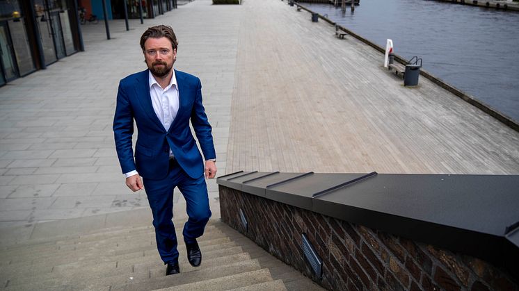Kron-kunder ut av gull og inn i verdifond