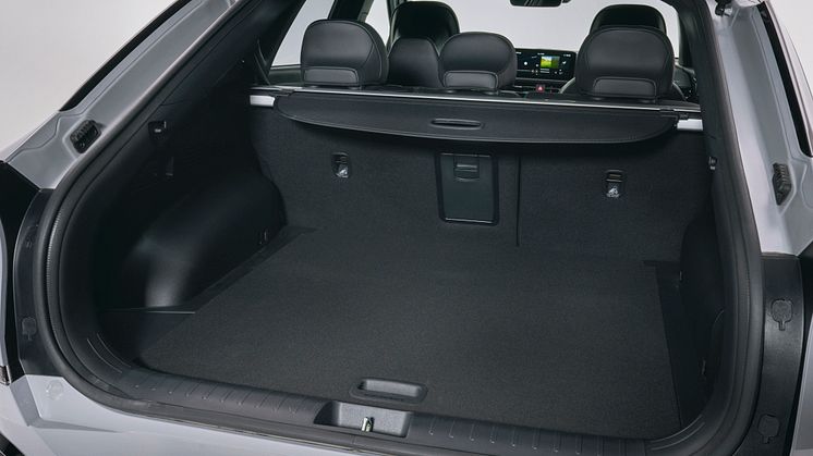 kia-new-ev6-my25-wolf-grey-studio-interior-highres-23.jpg