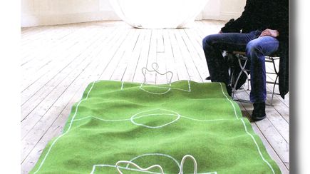 Nu invigs väldens första puckelbollplan