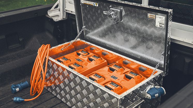 120281_STIHL_CB_1_Ladebox_Anwendung_2_EU - usable RoW.jpg