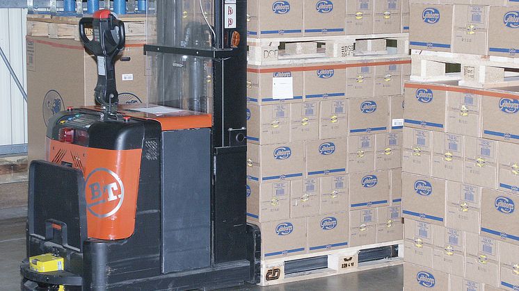 Göteborgs Kex använder halvautomatiska truckar för sina interna transporter