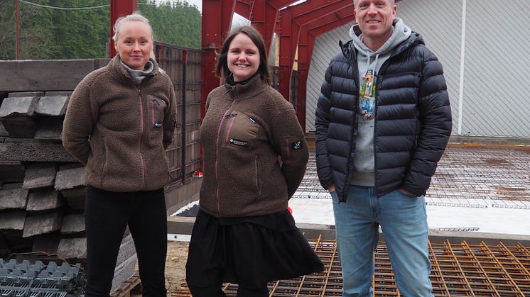 Bæredygtighedsteamet fra LH Hockerup A/S, Entreprenør Lasse Hockerup, projektkoordinator Julie Holse Andersen, projektkoordinator Rebekka Stender-Ilsøe