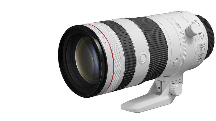 16_Canon RF 70-200mm F2.8L IS USM Z_WH_FrontSlant_L_tripod_cap.jpg