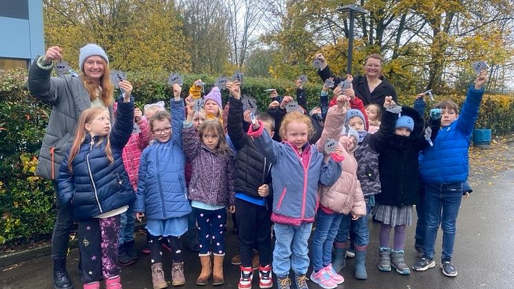 Große Freude bei den Kindern der Corneliusschule in Wuppertal: Saskia Köcke übergab die Blinkis an Grundschüler 