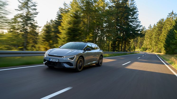 kia-all-new-ev6-gtline-my25-wolf-grey-outdoor-dynamic-print-3600x2400-002.jpg