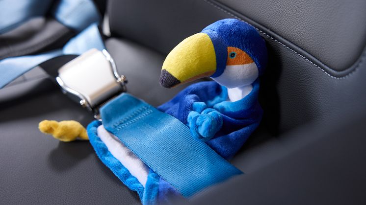 Tommy the toucan is the official children's mascot of Discover Airlines