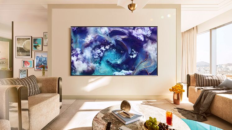 QN900F_FRONT_WALL_MetalFrameDesign_GlareFree_36968 R2.jpg