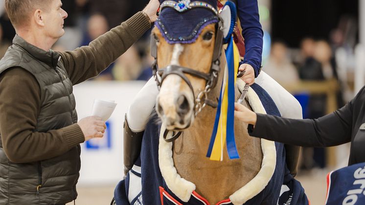 1. Lilly Lindell - Sturevallens Mira, Vellinge Hästsportförening JHS 2024 - Agria Pony Trophy - Final Kat. C-68.jpg