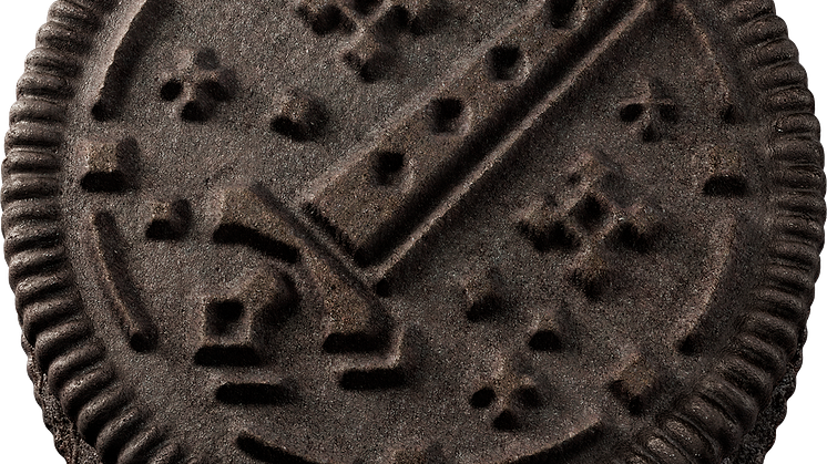 M240017_Oreo_IMC25_Minecraft_Cookies_ShiftedSword_Front_benszatm_5000x5000_v010 BB.png