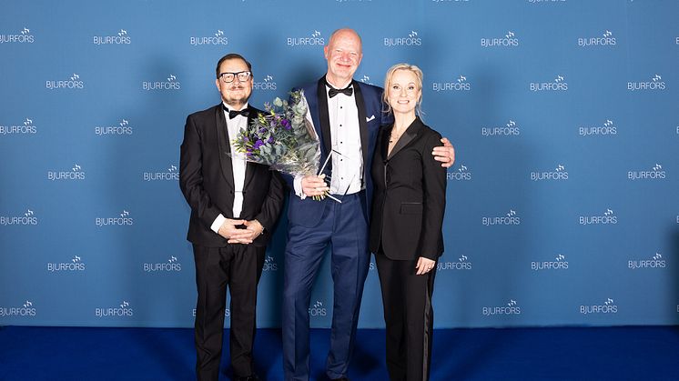 Carl-Henrik Ageman, här tillsammans med Fredrik Kullman, vd, och Christina Henriksson, regionchef för Stockholm, Norr och Sydost. 