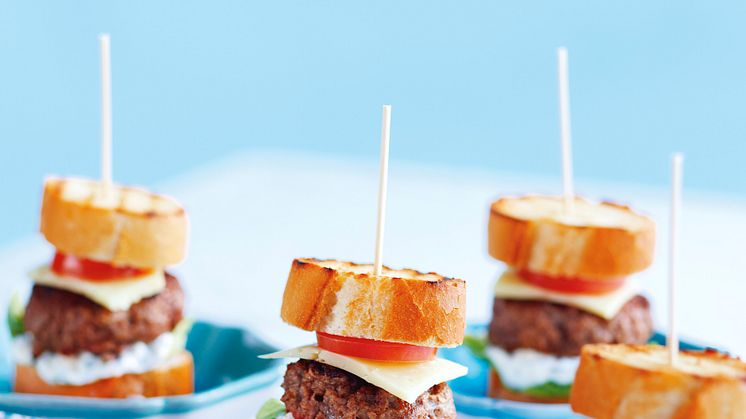 Hemmagjord hamburgare med Crème Fraîche Gourmet Sommarörter