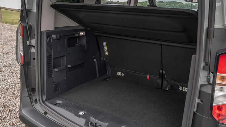 2024_FORD_E-Tourneo_Courier_34.jpg