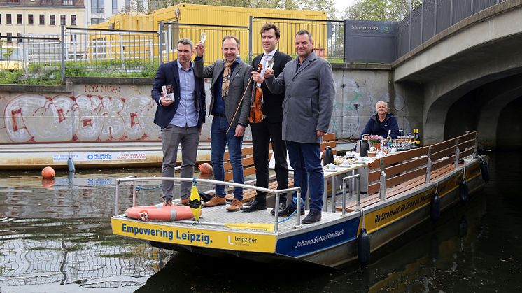 Stadthafen Leipzig - Motorboot "Johann Sebastian Bach"