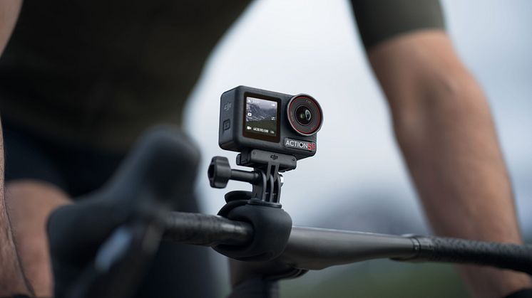 Osmo Action 5 Pro_Road Cycling_Flexible Mount_01.jpg