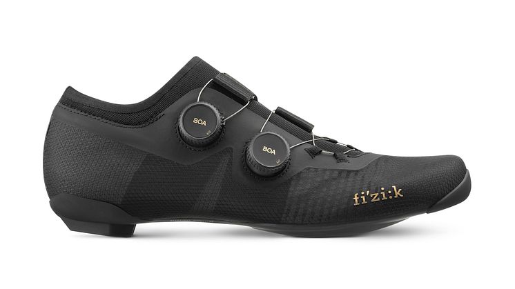 VER1DMR1C1510_11_fizik-vento-vega-carbon-coal-black-black-shoes.jpg