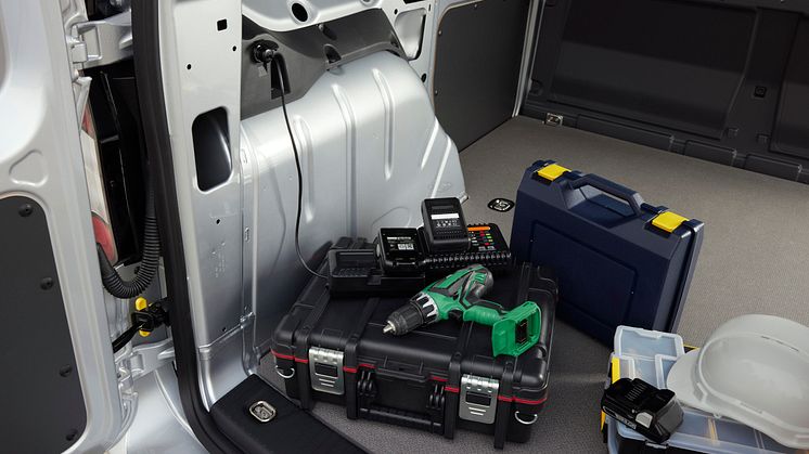 TRANSIT CONNECT_LADBAR HYBRID SWB (5).jpg