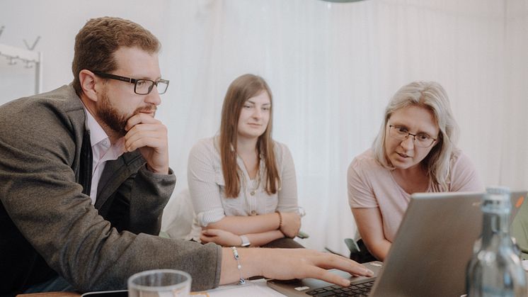 Digitale Weiterbildung: Warum Unternehmen jetzt handeln müssen – oder den Anschluss verlieren