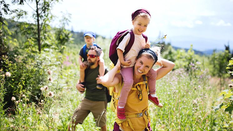 Familj, natur och... sex? Miljonlotteriets nya undersökning avslöjar svenskarnas hemligheter till en roligare vardag