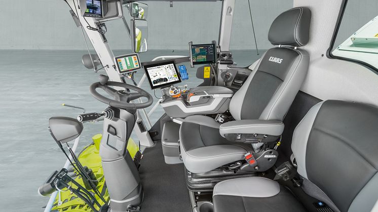 Inne i hytta på CLAAS JAGUAR