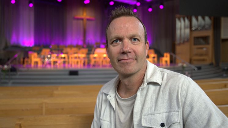 Marcus Ardenfors, pastor och föreståndare för Pingst Jönköping, säger att det under pandemin blev tydligt för dem att de behövde anpassa sig digitalt för att kunna upprätthålla en god kontakt och skapa delaktighet inom församlingen.