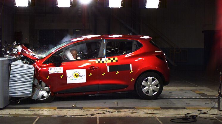 Fem stjerner til Renault Clio i EuroNCAP kollisionstest