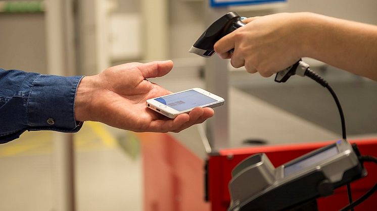 Med mobil ansökan blir kreditköpet effektivt och privat. En streckkod bekräftar köpet i kassan. Foto: Resurs Bank