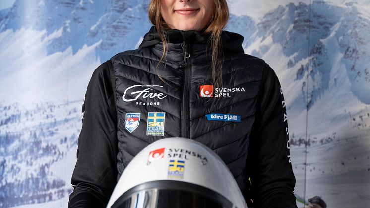 Agnes Abrahamsson speedski porträtt.JPG