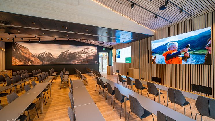 Topp moderne konferansesenter er opna i Flåm.