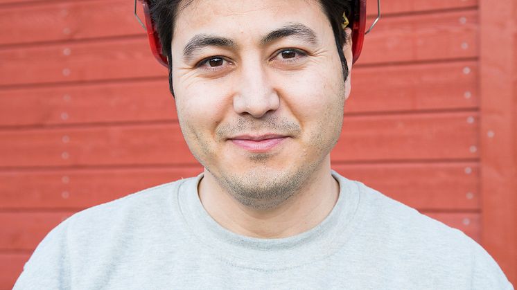 Reza Fazilik har påbörjat sin praktik hos Sh bygg. 