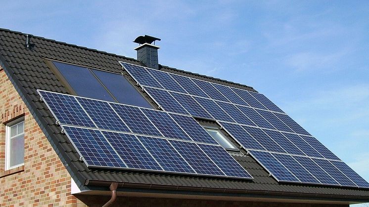 solar-panel-array-1591358_1280