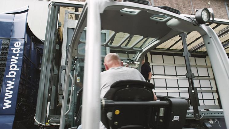 iGurt: BPW makes cargo restraints intelligent
