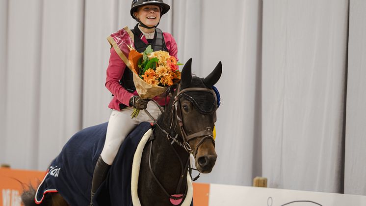 Ella Olsson - Jolly Coeur, Föreningen Carlstad Sportriders JHS 2024 - Agria Pony Trophy - Final Kat. D-109.jpg