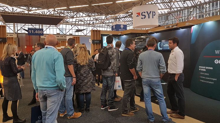 Web image - Cox Powertrain - METS 2016 stand